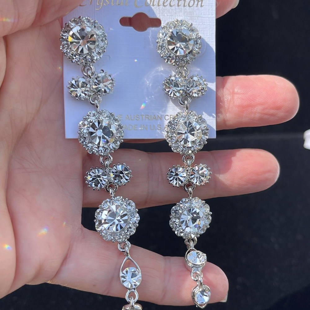 Earrings - Picture 3 of 7